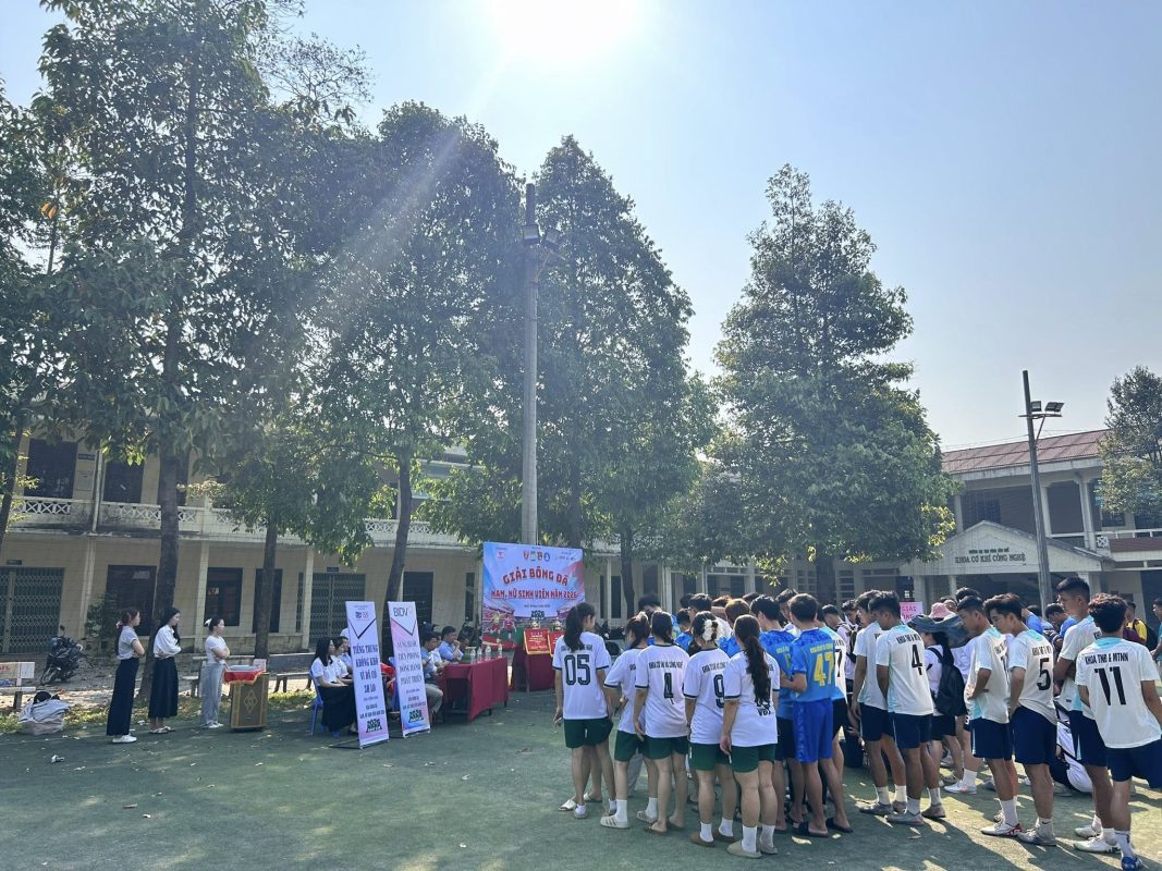 Khai mạc Giải Bóng Đá Sinh Viên Nông Lâm Huế 2026