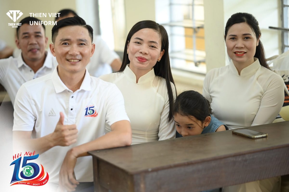 Đồng Phục Thiên Việt Và Câu Chuyện Lưu Giữ Thanh Xuân Sau 15 Năm