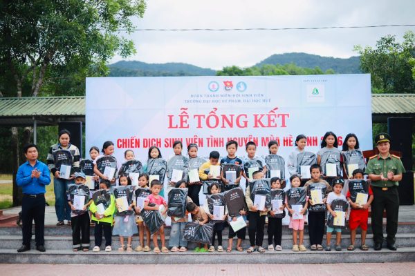 Chiến Dịch Sinh Viên Tình Nguyện Mùa Hè Xanh – Nơi Tuổi Trẻ Viết Nên Những Giá Trị Đẹp