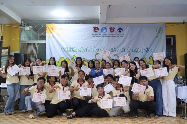Đồng phục Thiên Việt cùng chiến sĩ thắp sáng những con đường