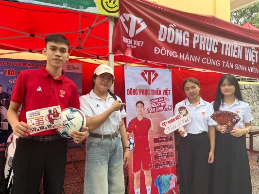 Đồng Phục Thiên Việt Sẵn Sàng Chào Đón Tân Sinh Viên K60