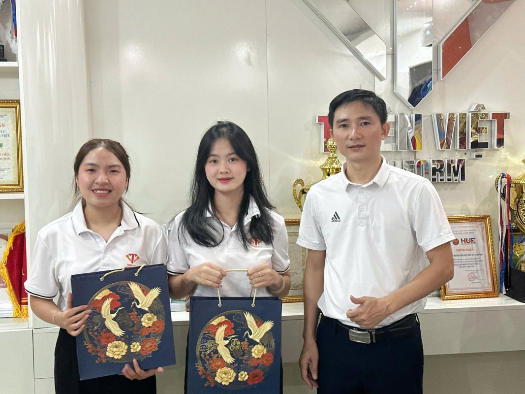 Thiên Việt Gửi Trao Sự Quan Tâm Qua Những Món Quà Nhỏ
