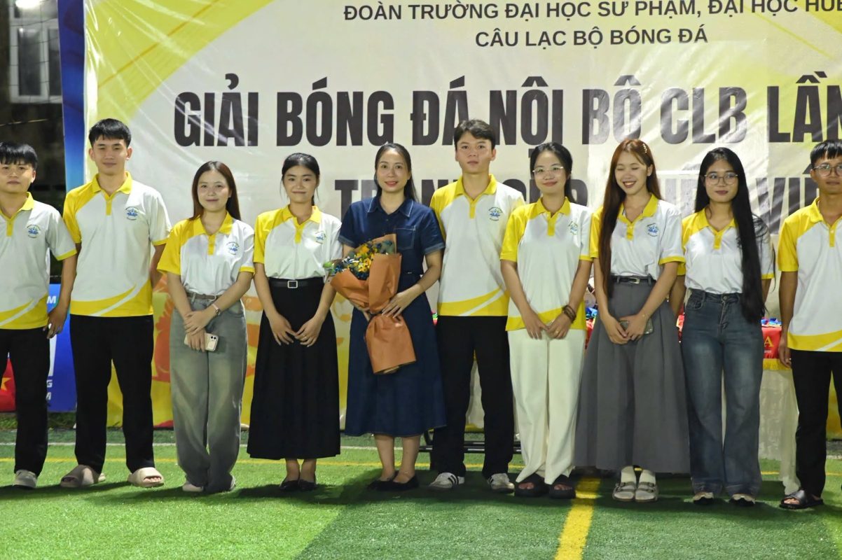 Không Khí Sôi Động Tại Sân Bóng Đá Bá Công Ngày 19/10/2026