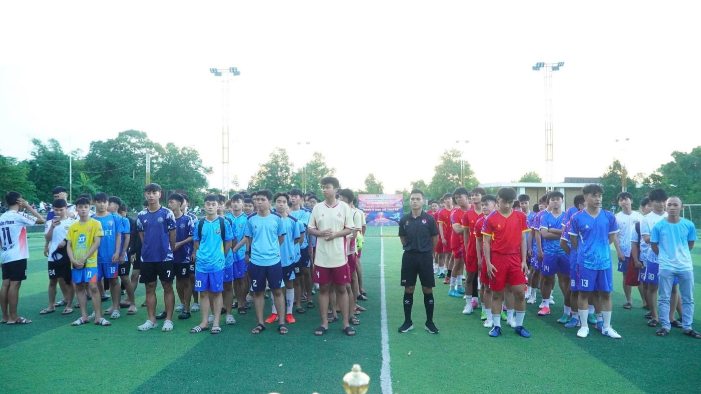 8 Đội Bóng Cùng Tranh Tài Tại Giải Bóng Đá Tân Sinh Viên